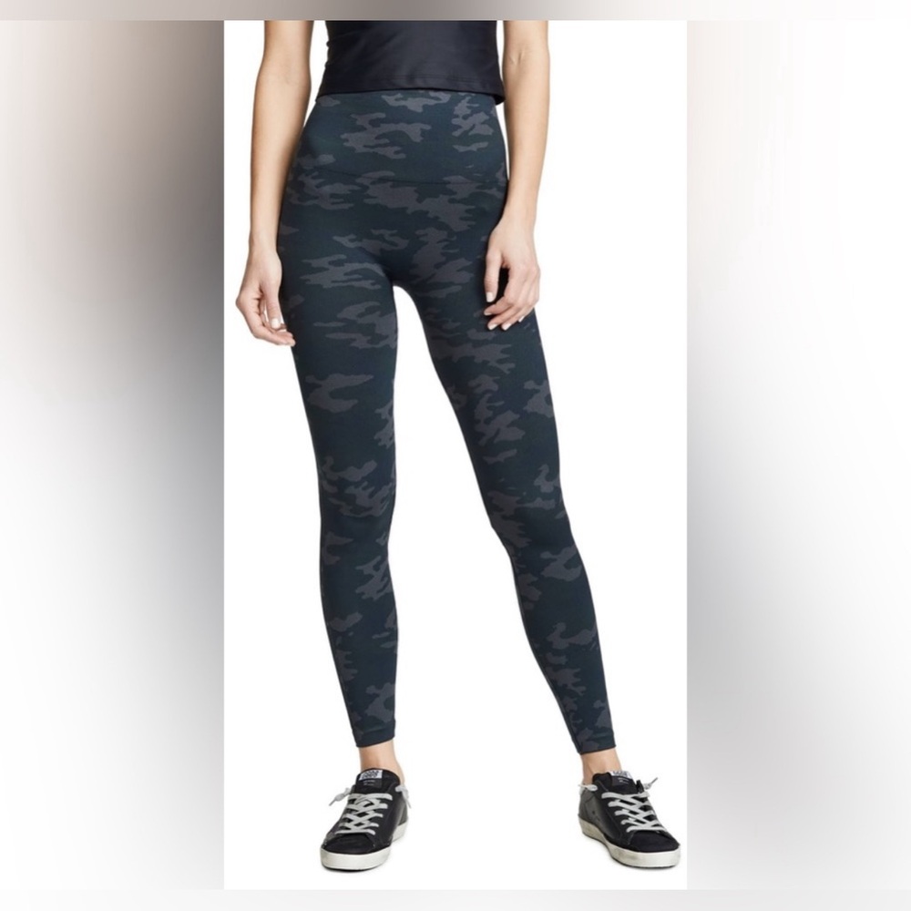 Spanx seamless look at me now camo black‎ leggings size L